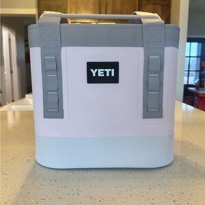 YETI Camino 20L in cherry blossom 🌸
